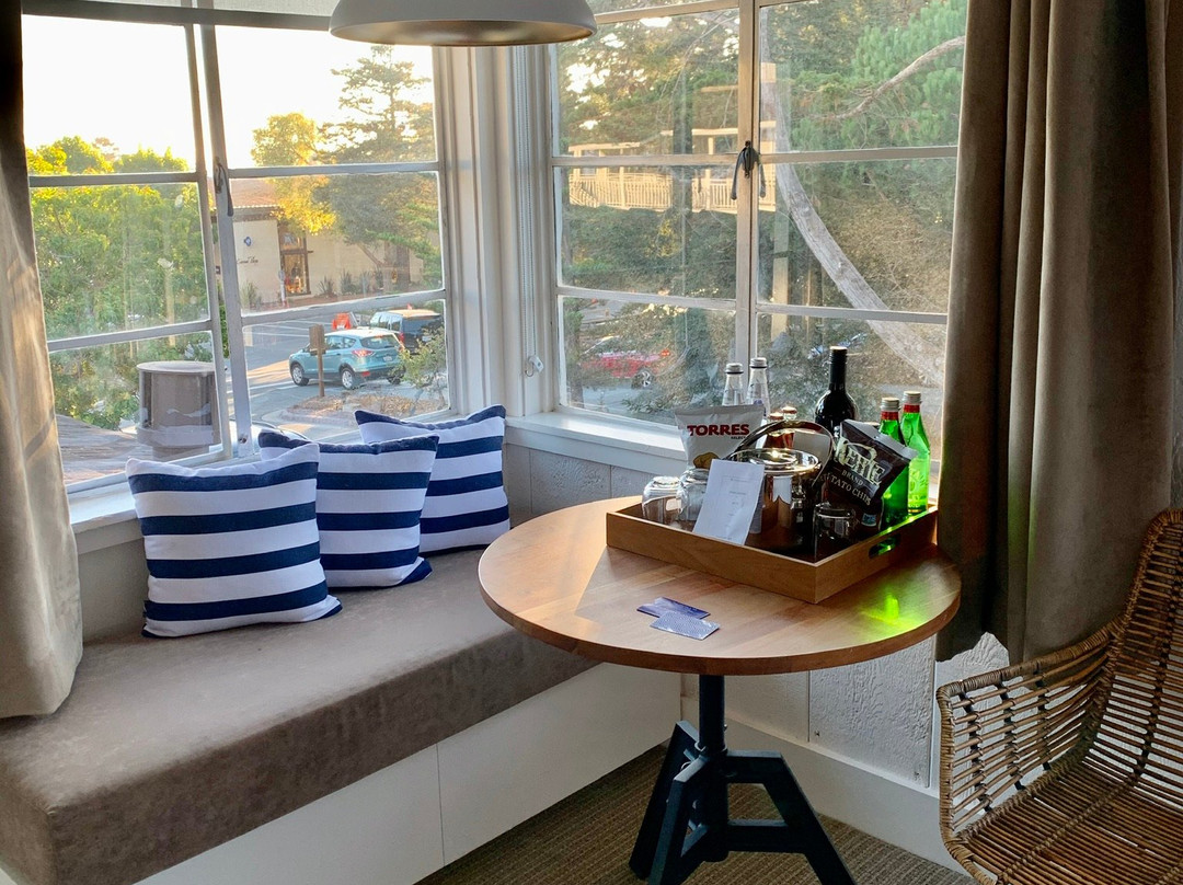 卡梅尔乡村酒店主图