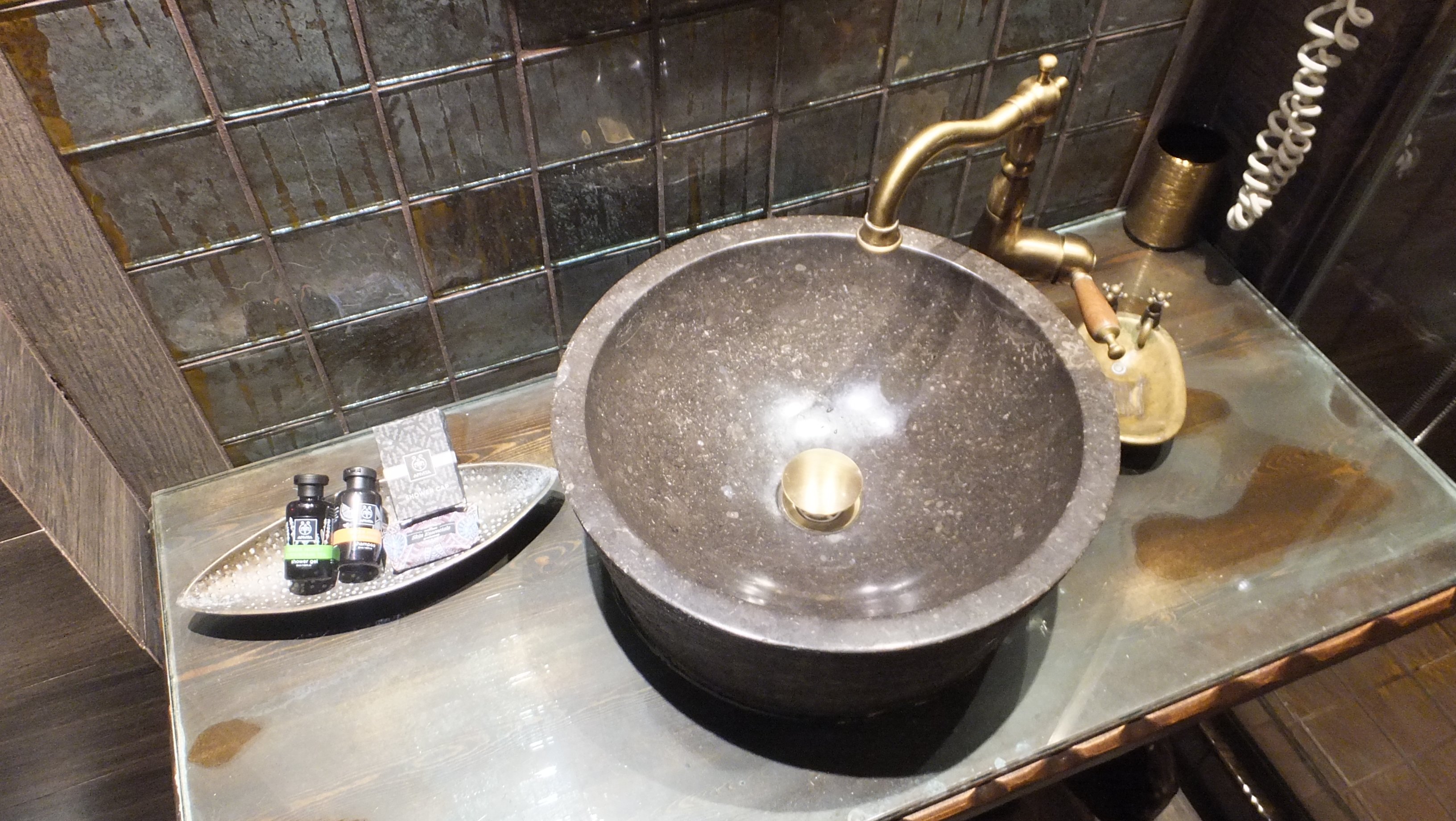 Aroma Dryos Spa & Eco Hotel-浴室