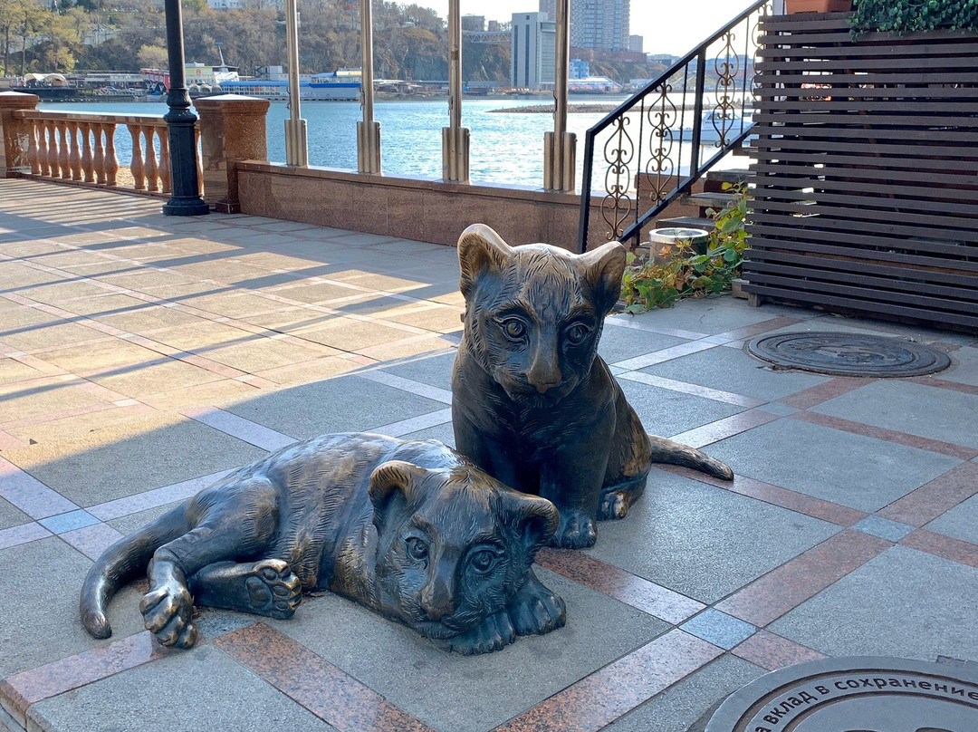 Sculpture Tigers-海参崴必去景点