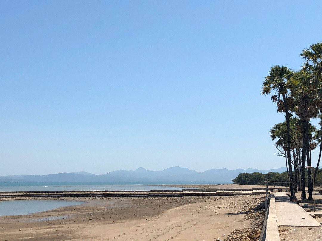 Lasiana Beach景点图片