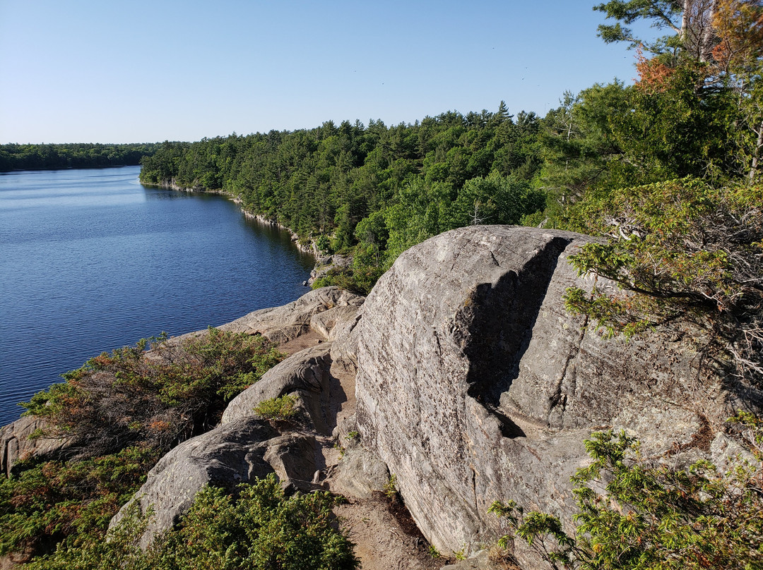 McCrae Lake Conservation Trail-Muskoka District必去景点
