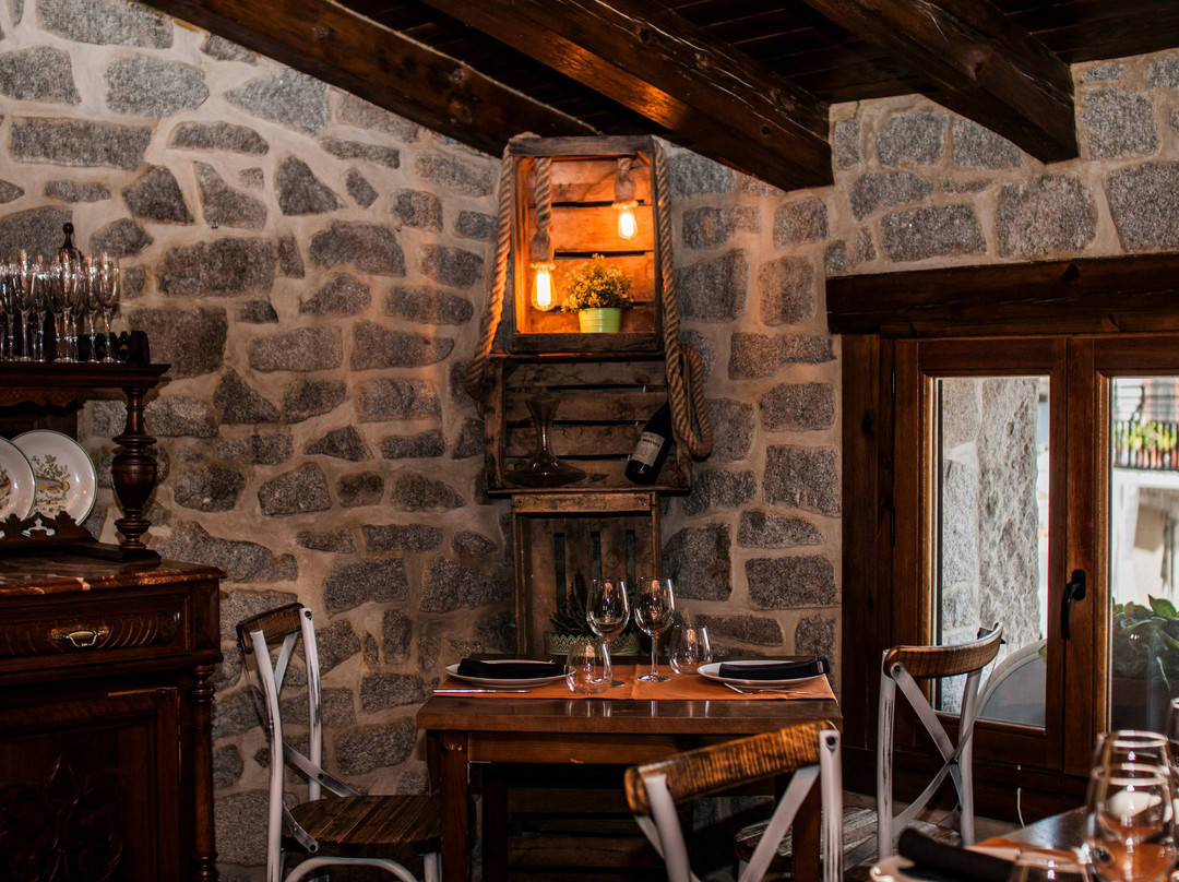 El Boalo餐馆和美食-Las Brasas De Casa Agustin