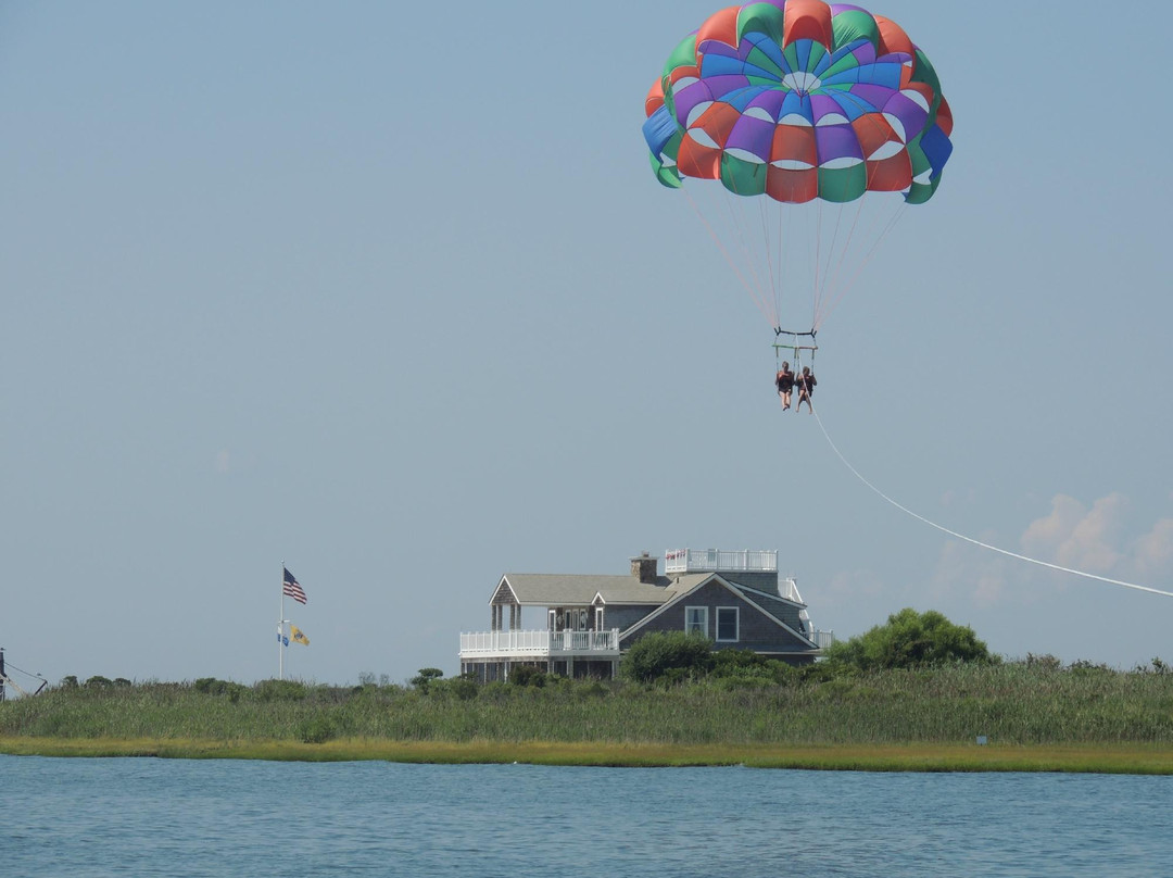Beach Haven Parasail景点图片