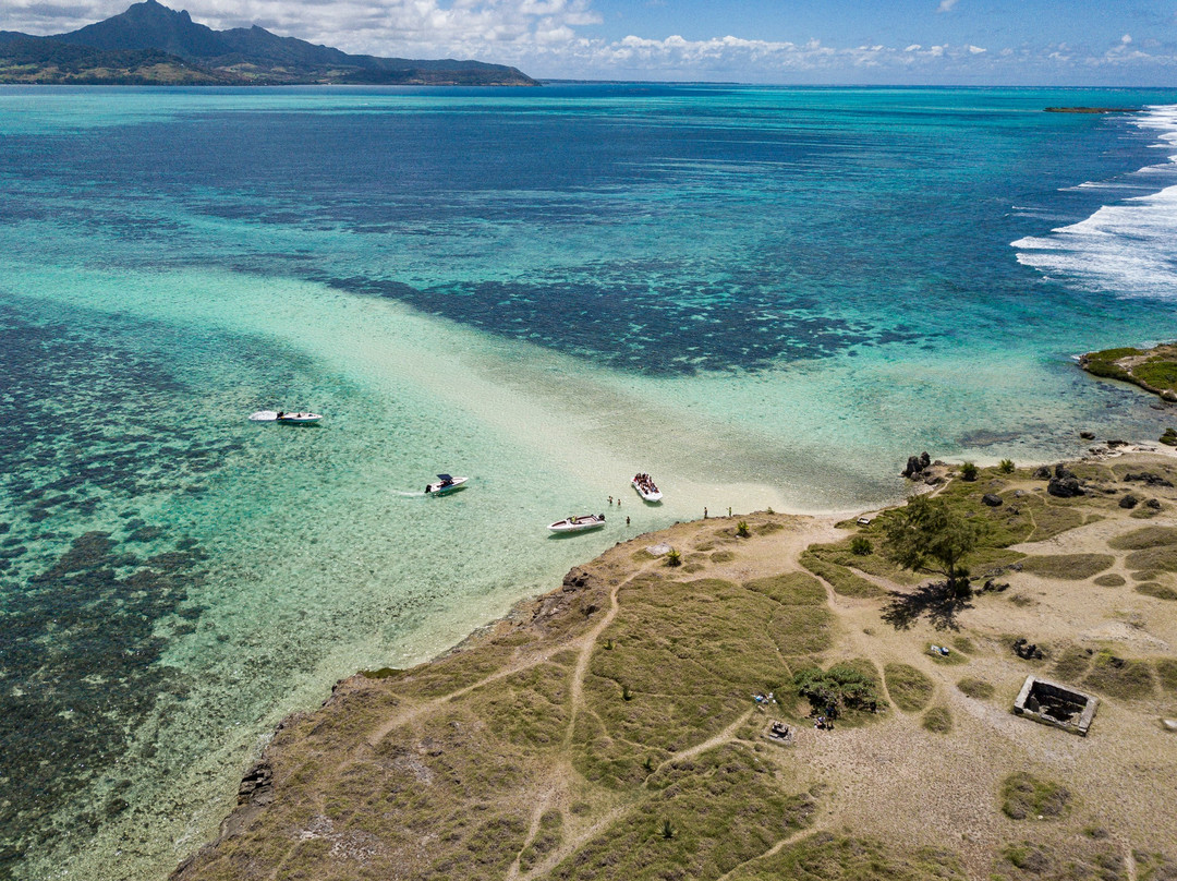 Ile aux Fouqets Lighthouse景点图片