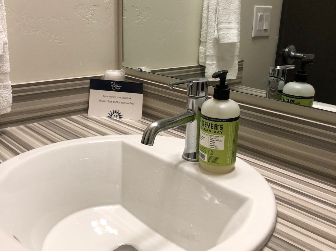 The Silver Creek Hotel主图