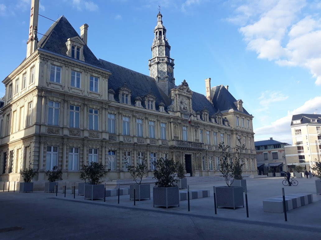 Brit Hôtel Aux Sacres Reims Centre主图
