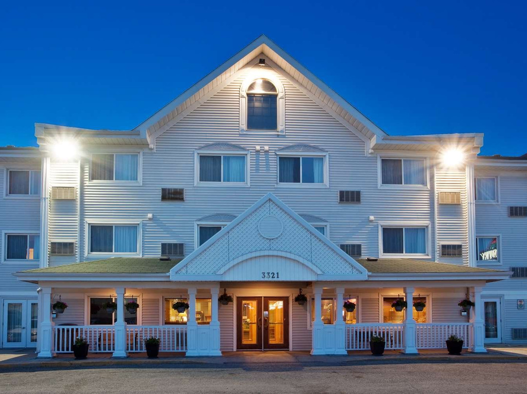 Travelodge Suites by Wyndham Regina / Eastgate Bay主图