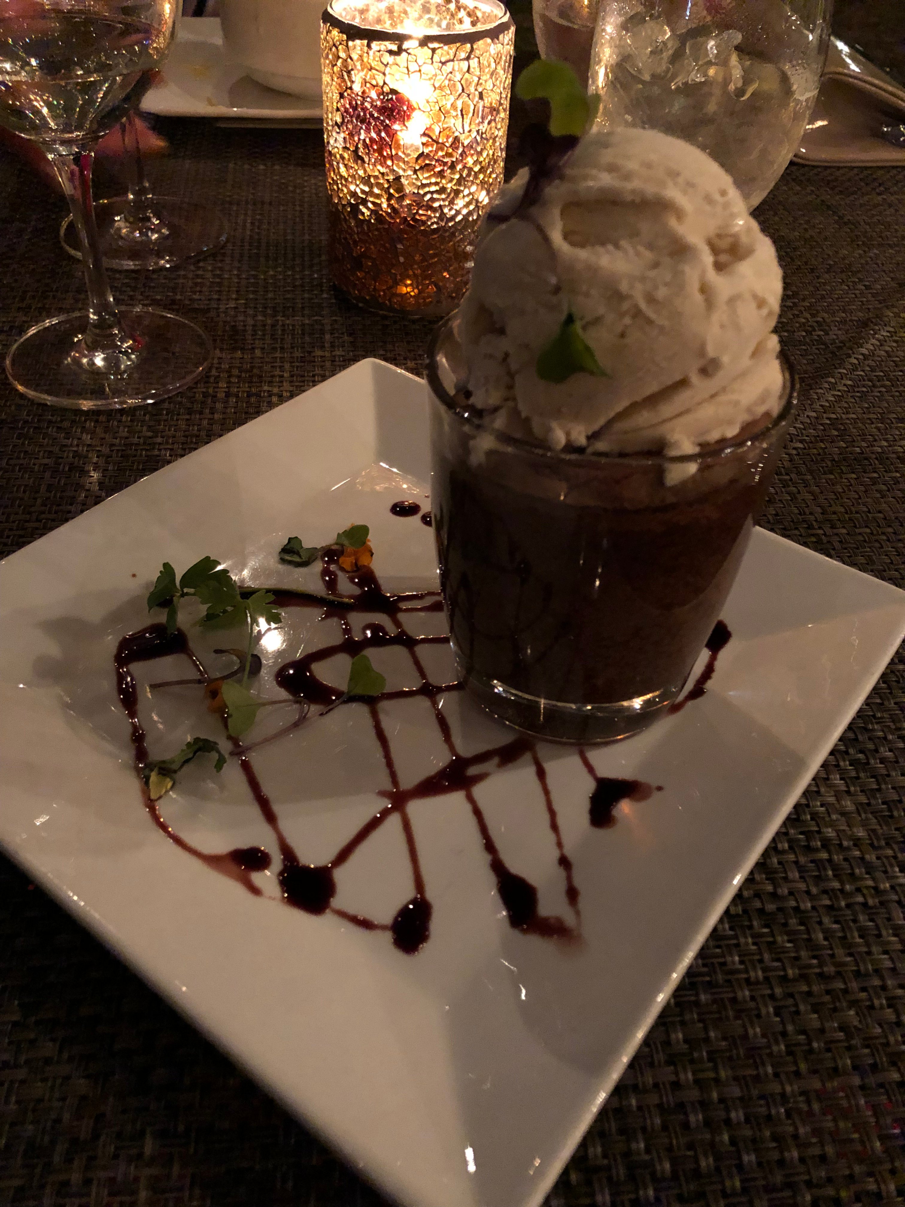 The Chateau at Lake La Quinta-餐饮