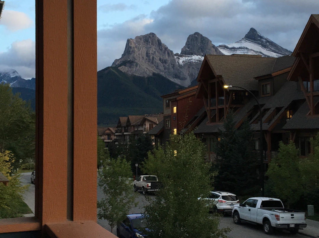 黑石山旅馆主图