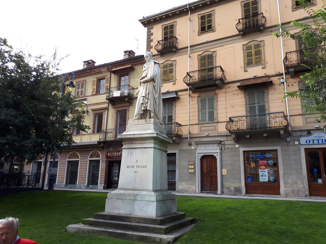 Monumento A Silvio Pellico-萨卢佐必去景点