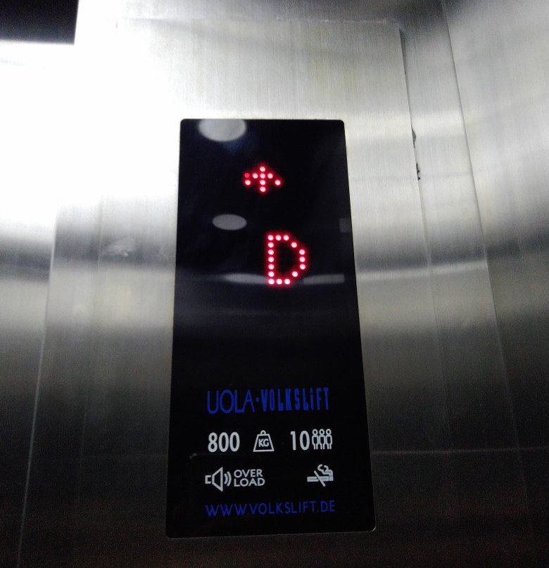 Lynn Hotel Serang主图