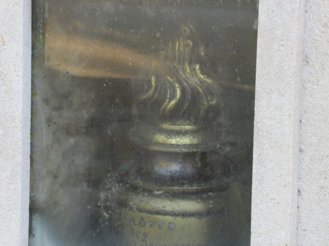 Monument Aux Morts景点图片