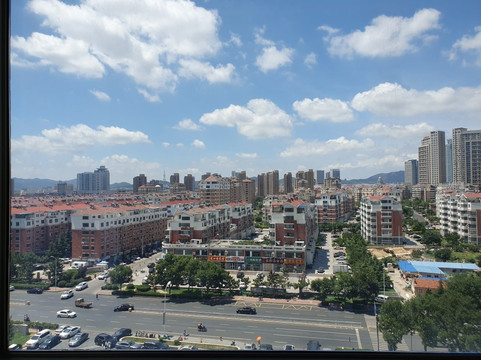 铂丽斯国际大酒店（威海高铁站韩乐坊店）主图