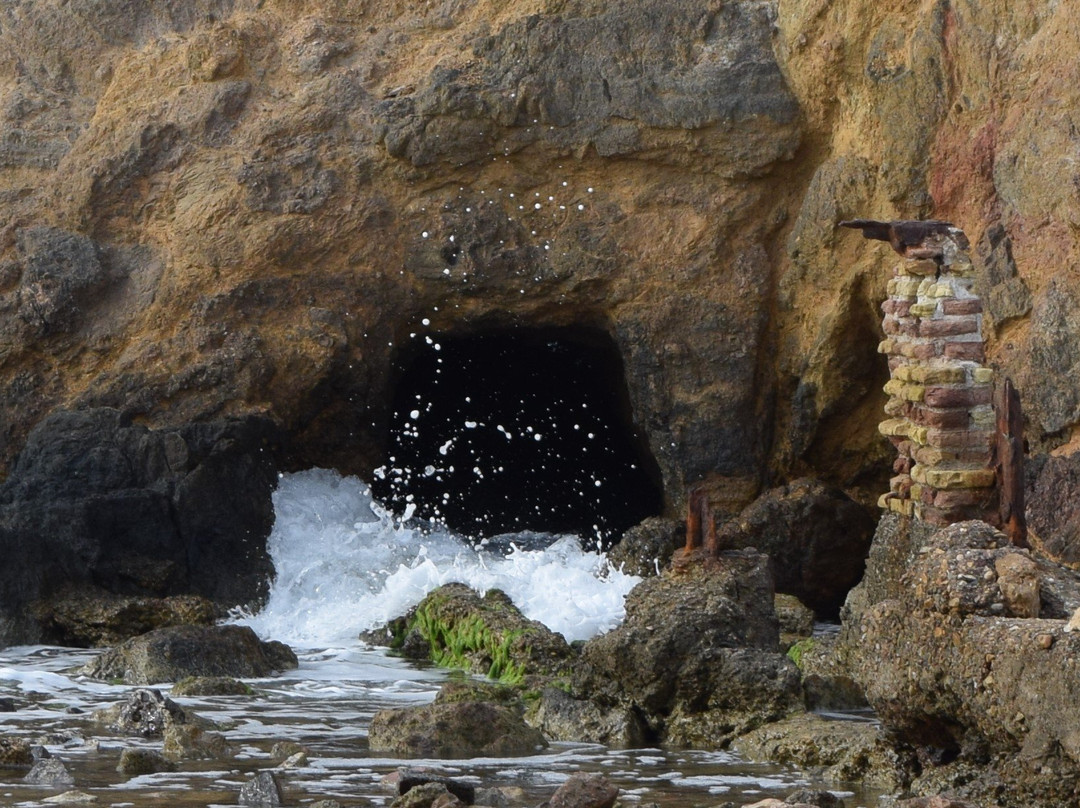 Old Water Supply Entrance Of Las Salinas-穆尔西亚马萨龙港必去景点