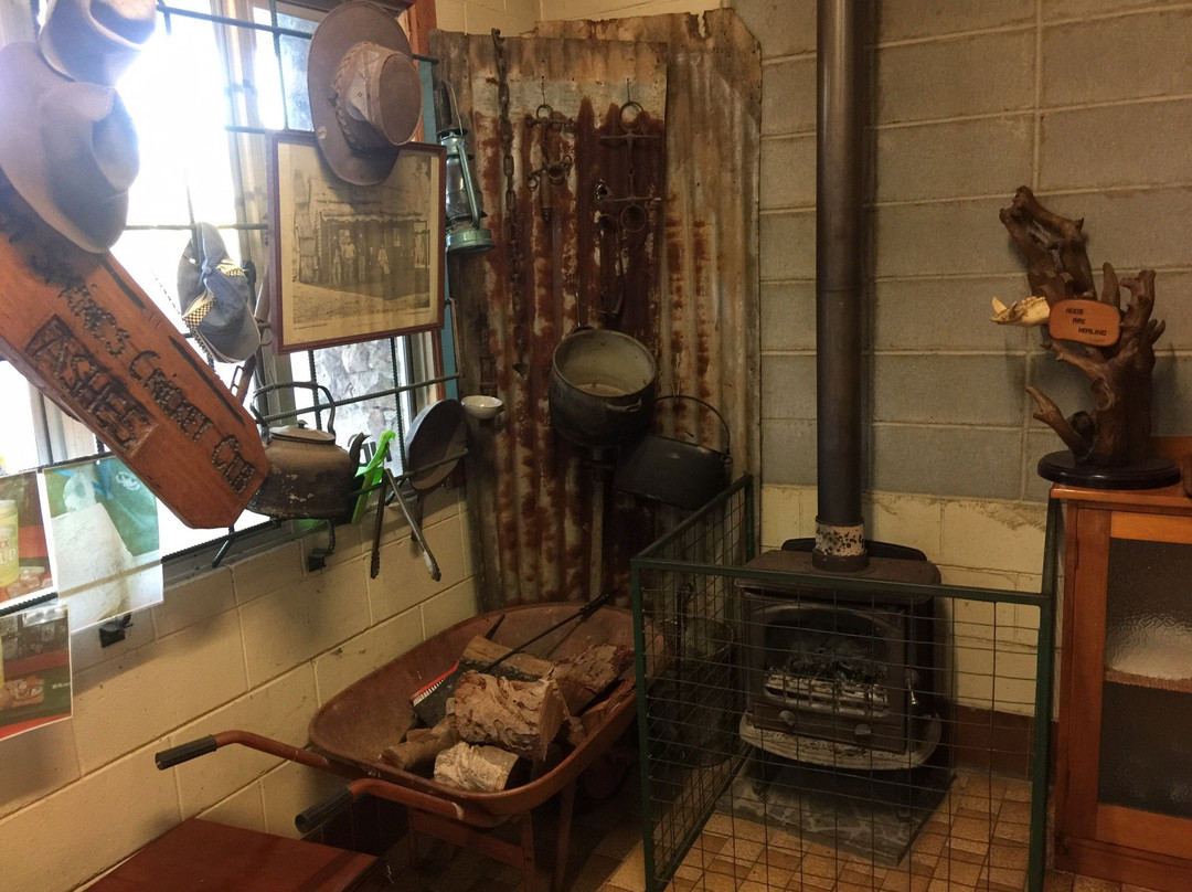 Innot Hot Springs Hotel Motel主图