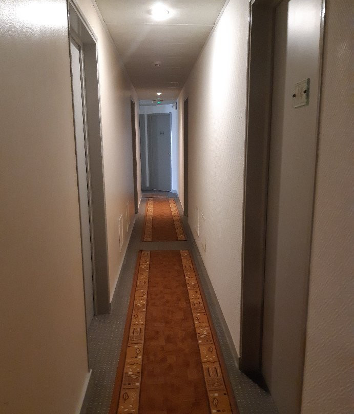 Contact Hotel de l'Arrivee主图