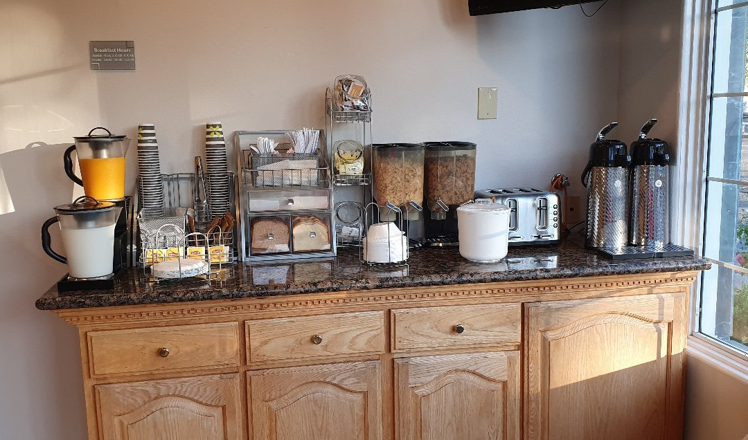 帕尔马尼酒店主图