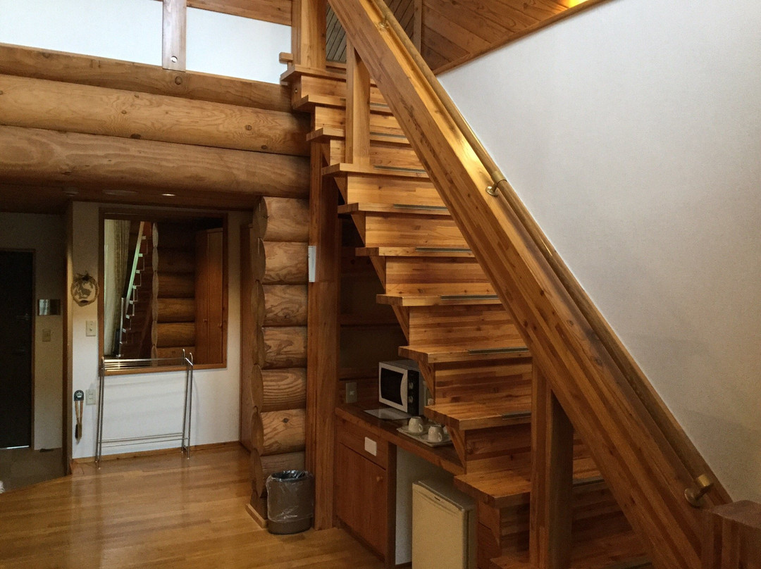 落叶松金山湖酒店主图