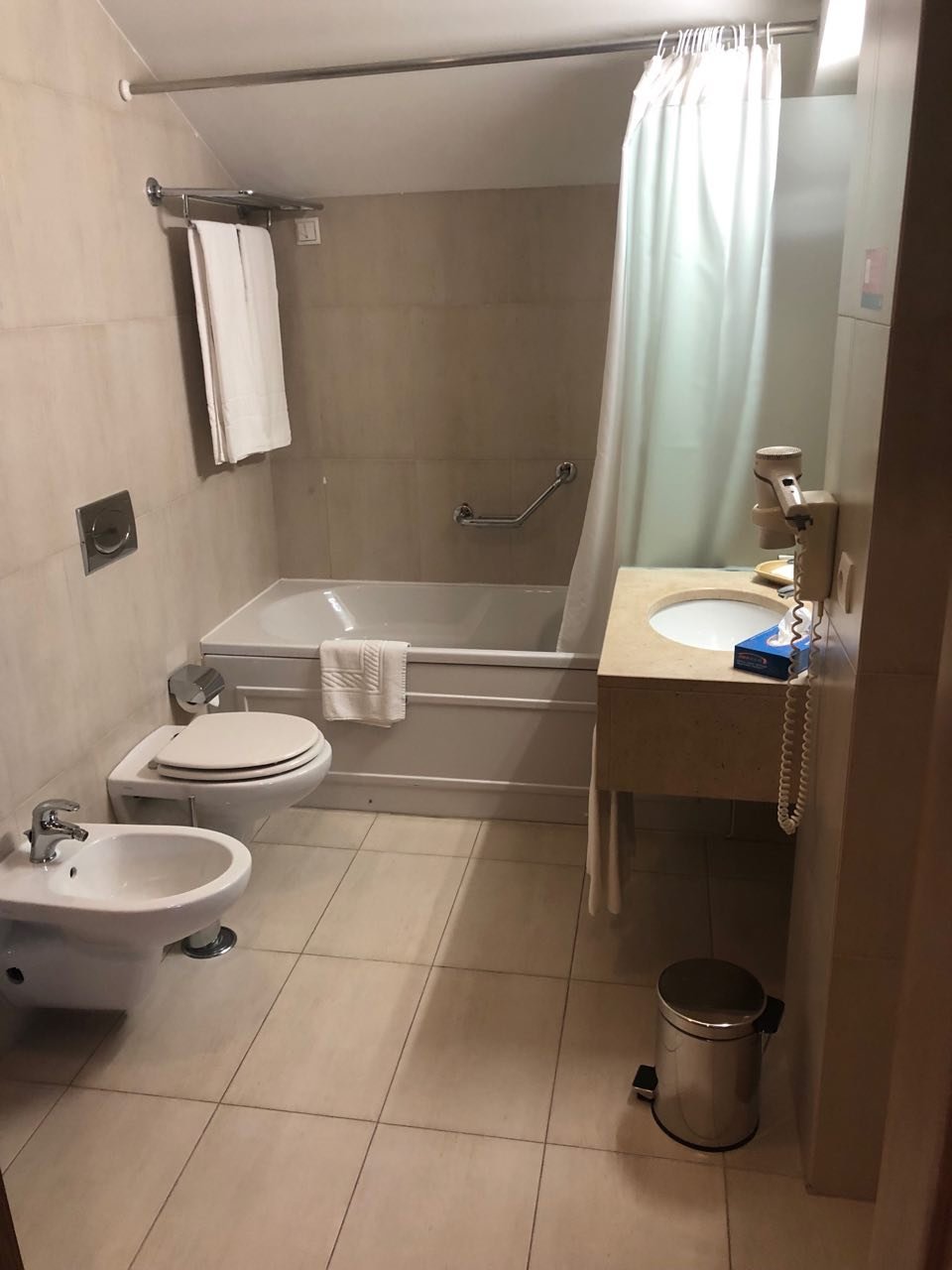 LAM Hotel Estarreja-浴室