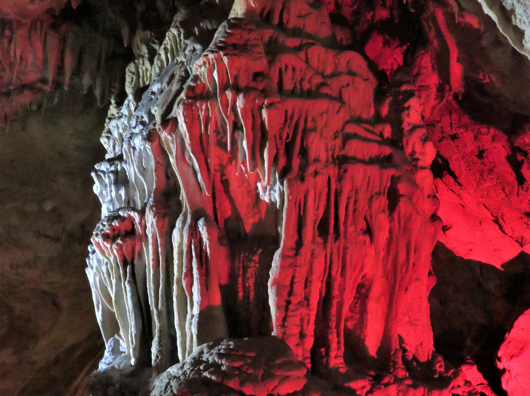 Sfentoni Cave景点图片
