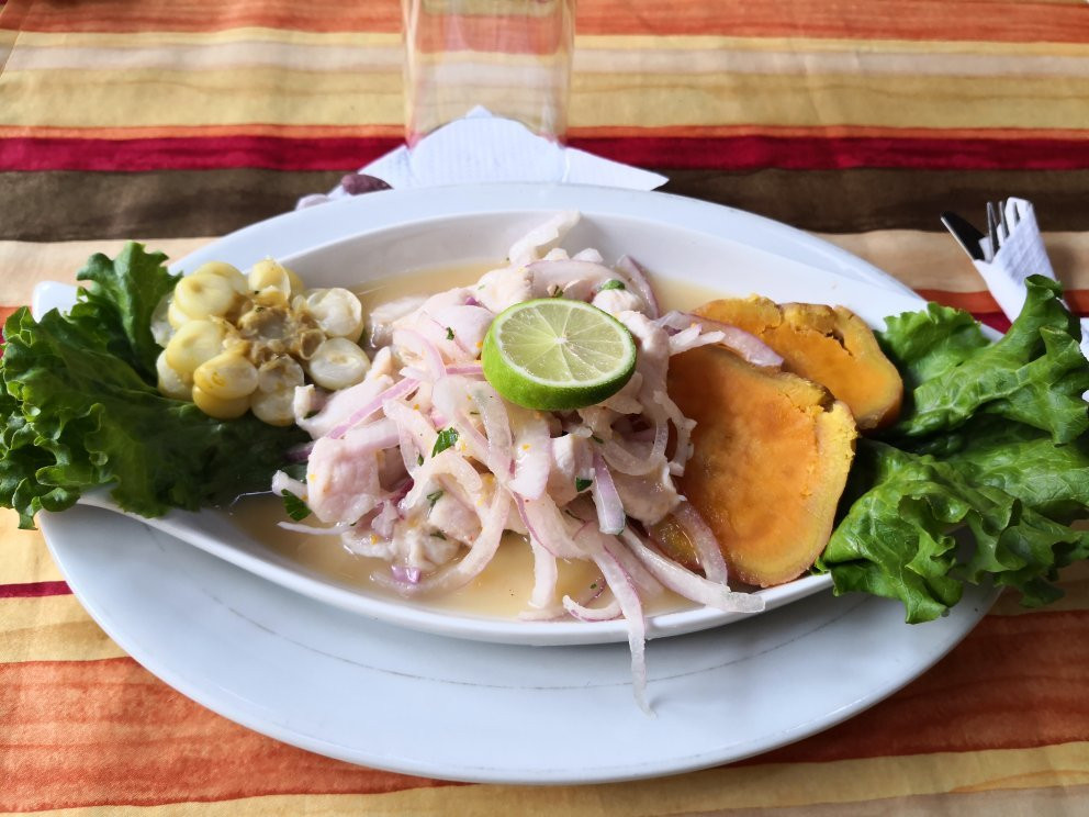 Camana餐馆和美食-Riconcito Trujilliano