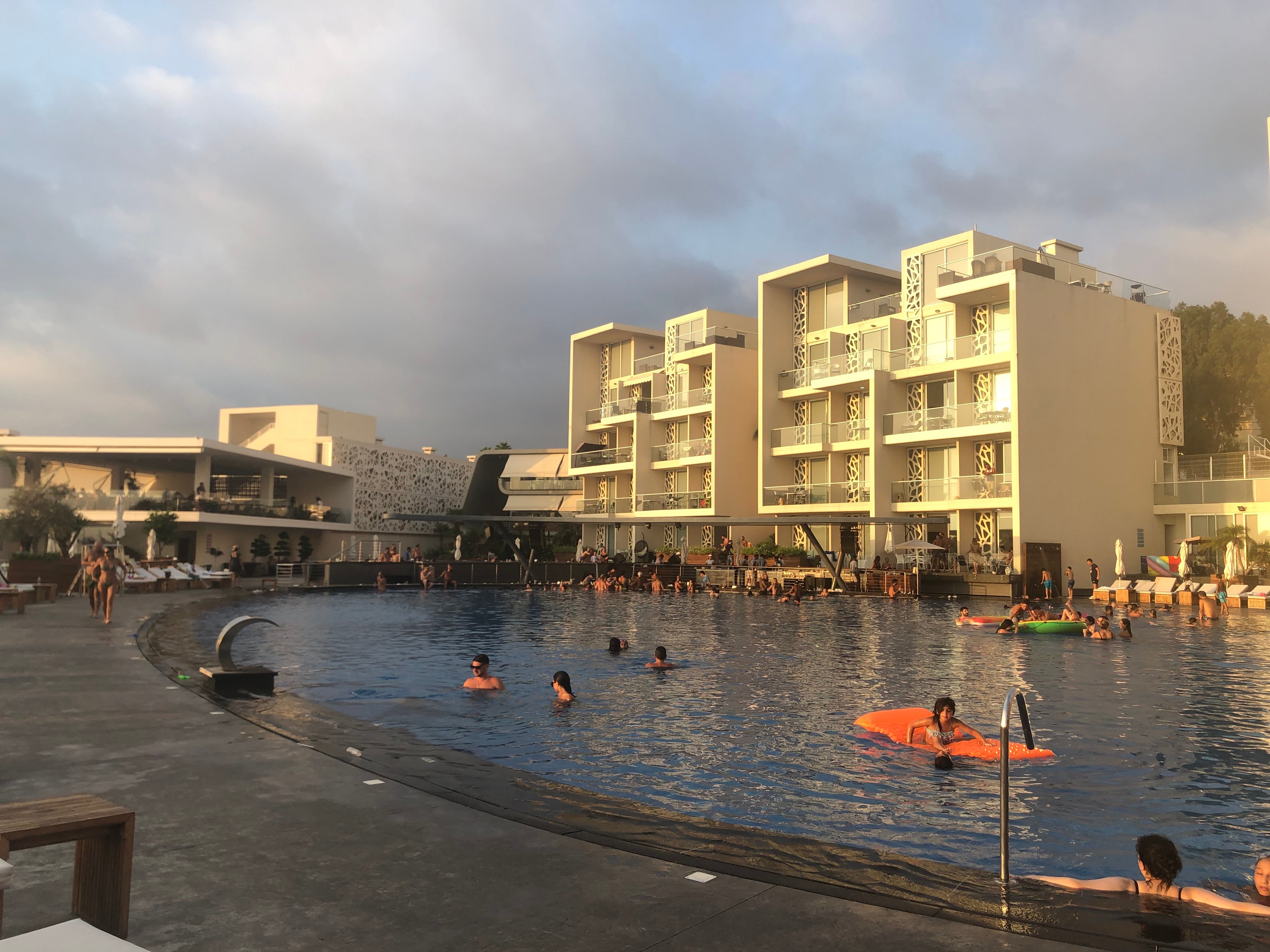 Whitelace Hotel Resort & Spa-官方