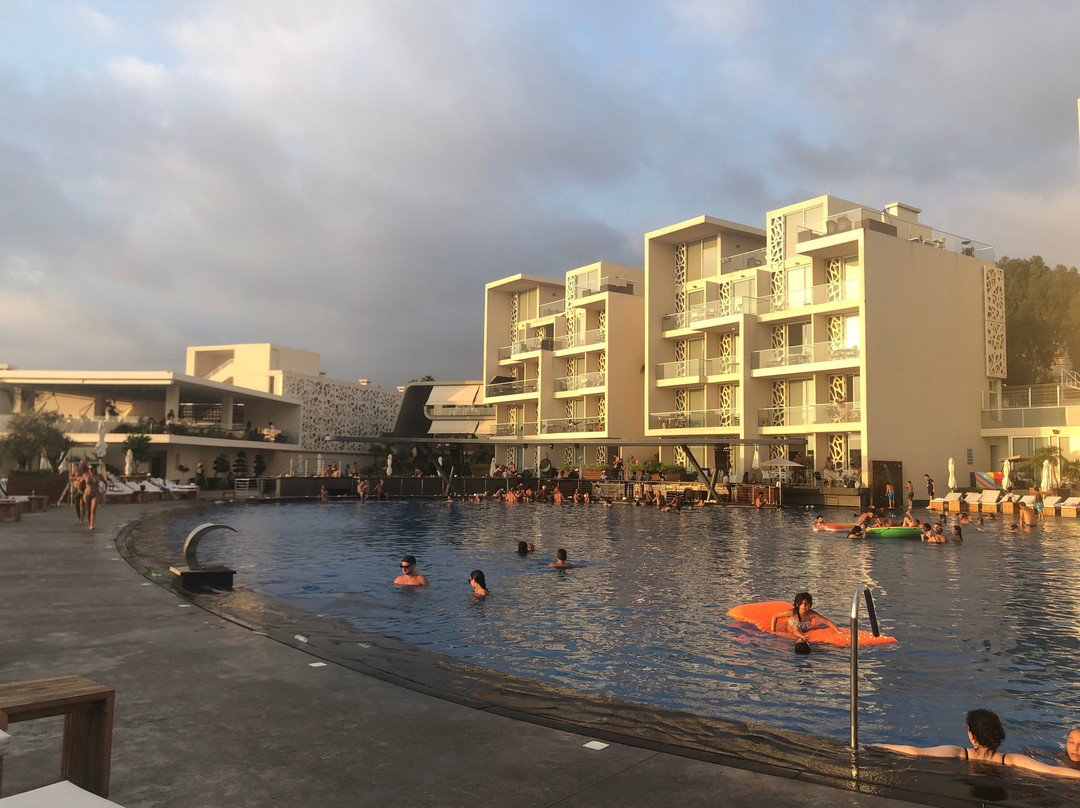 Whitelace Hotel Resort & Spa主图