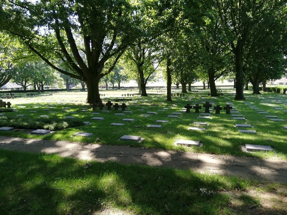 Deutscher Soldatenfriedhof  Hooglede景点图片