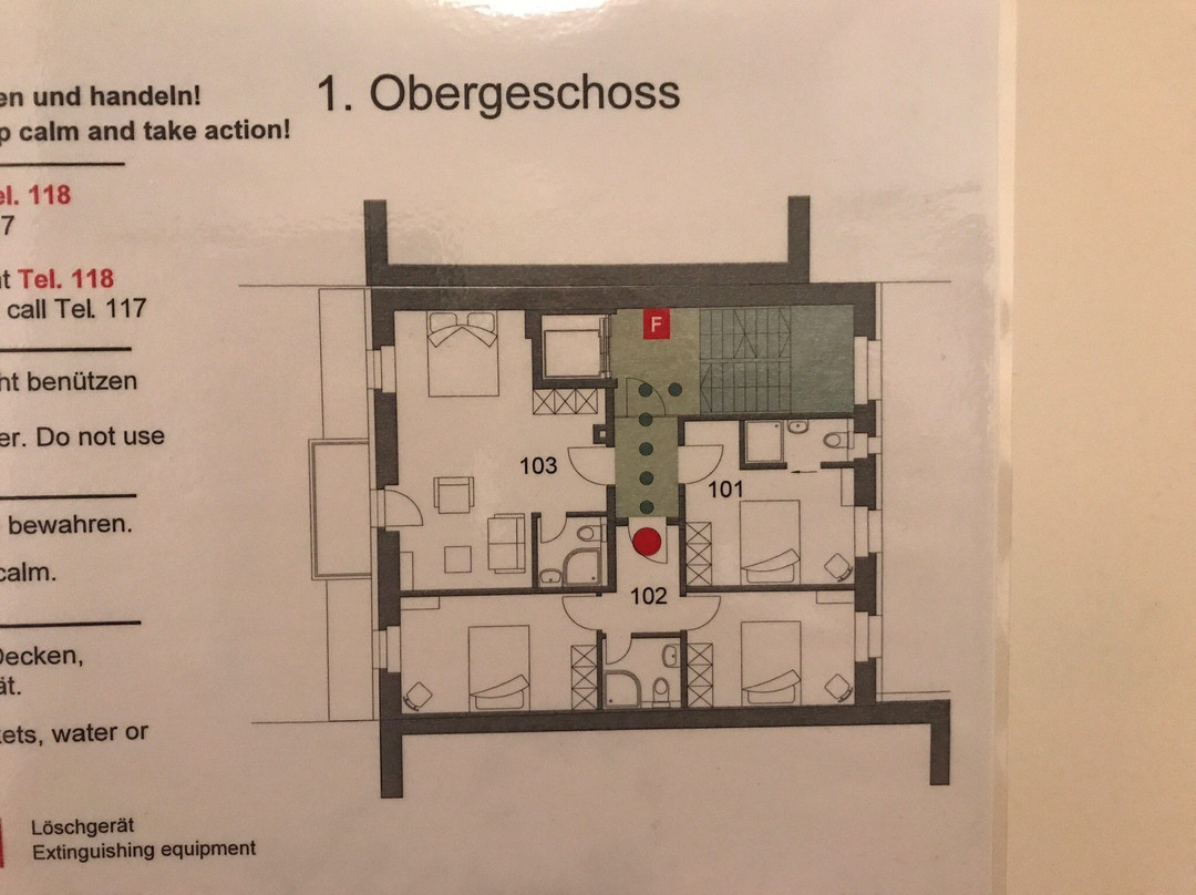 齐耳著斯特拉斯宾馆主图
