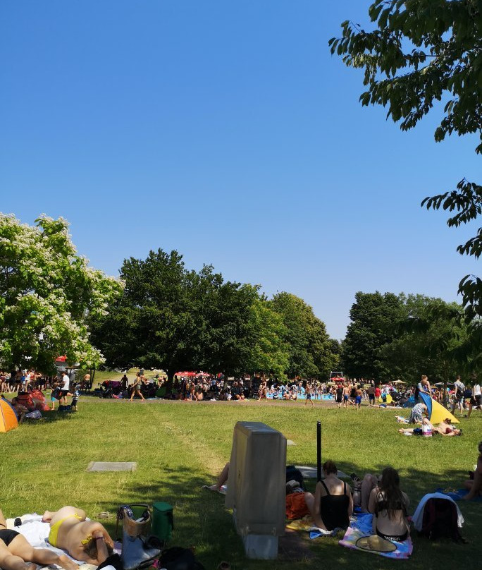 Badezentrum Ringallee-吉森必去景点