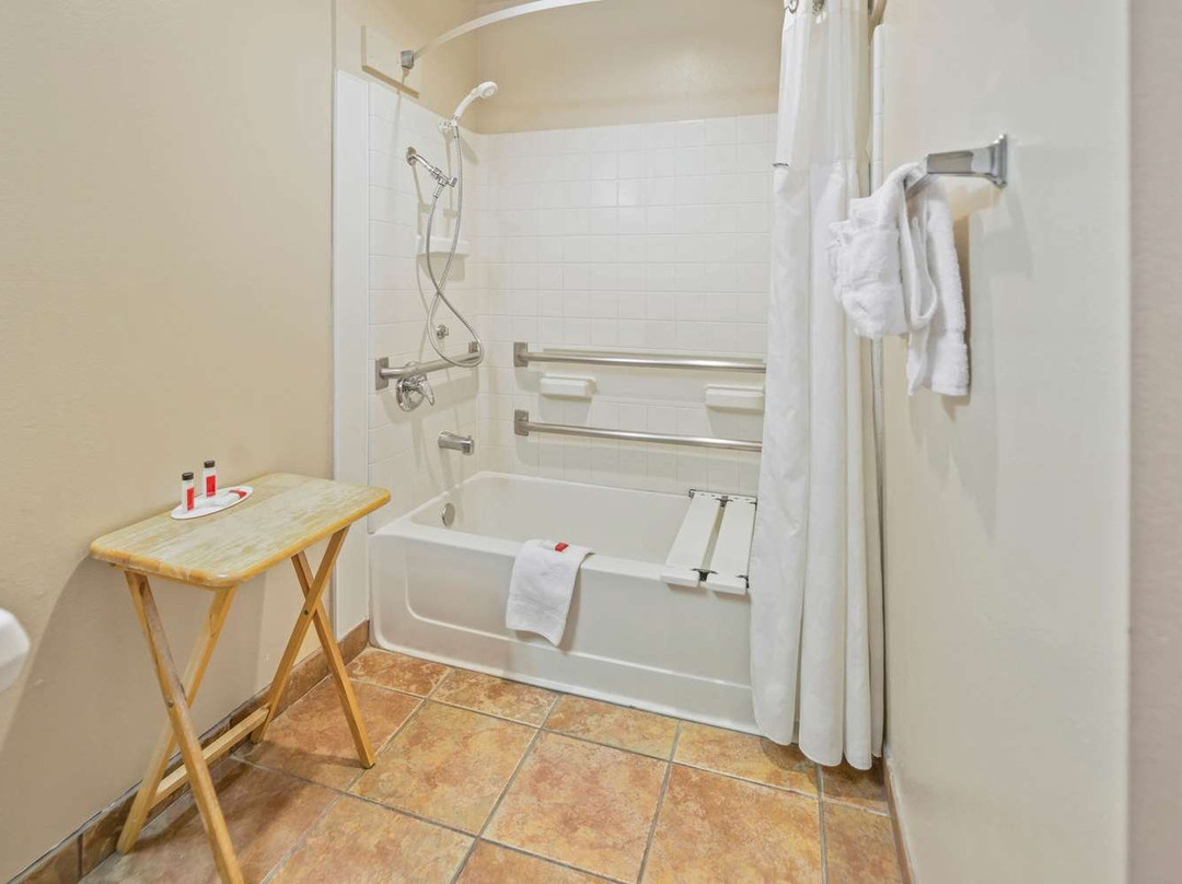 Days Inn by Wyndham Lebec主图