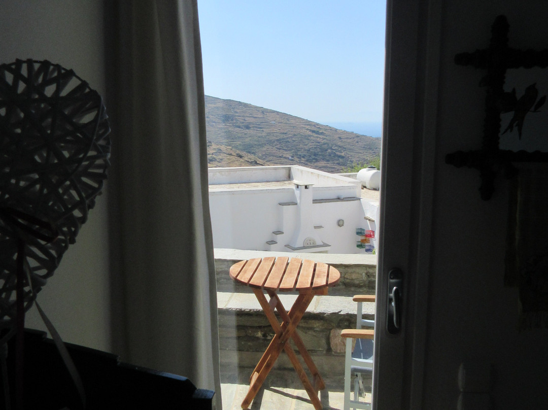 Crossroads Inn主图