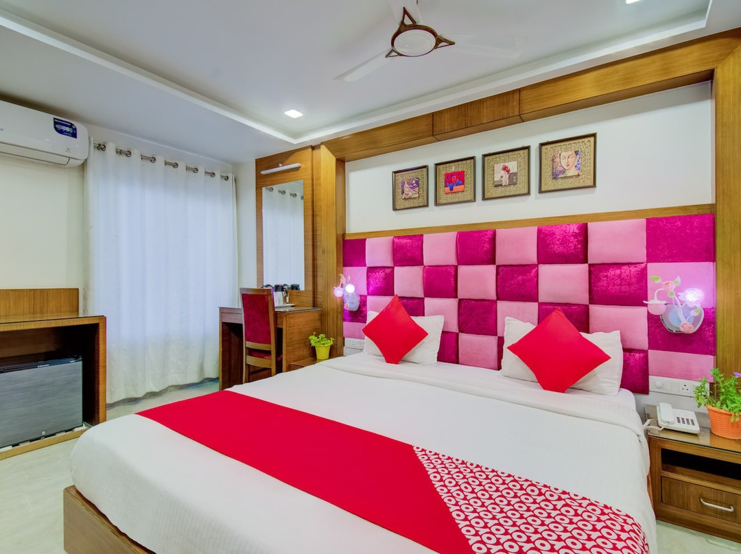 Capital O 29191 Hotel Devamrit主图