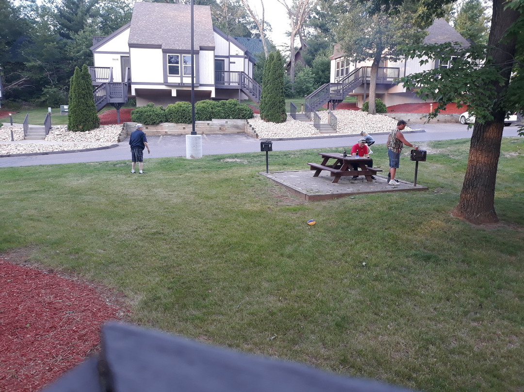 蓝绿圣诞山村阿森德度假酒店主图