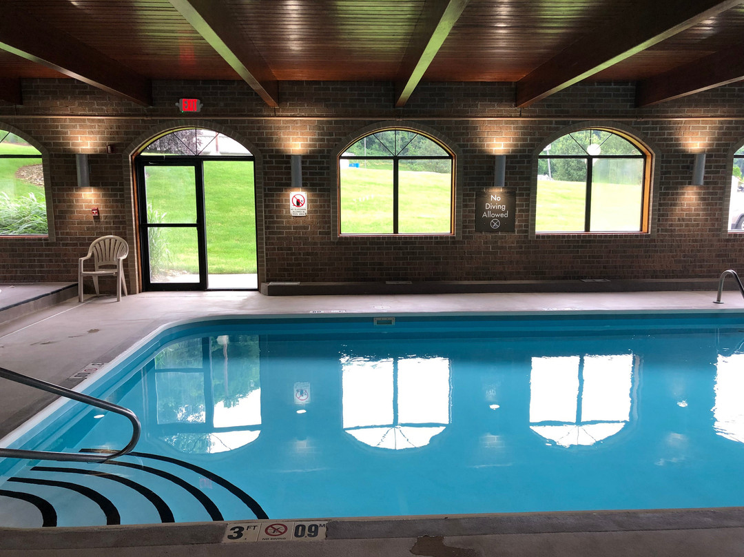 Comfort Inn Millersburg主图