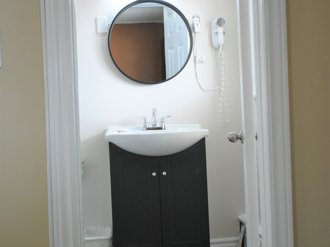 Hillside Inn Pembroke主图