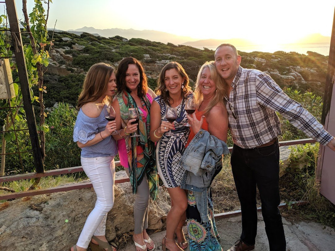 Oinoxoos House-雷斯蒙必去景点