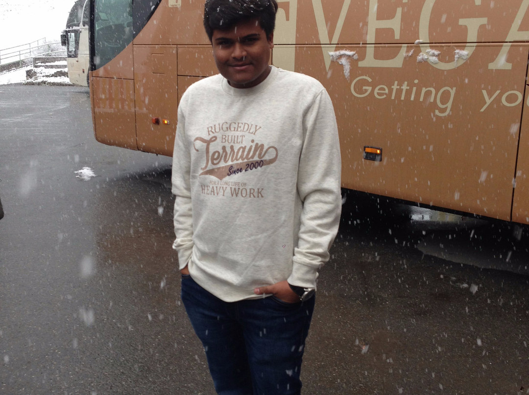 奥林匹亚酒店主图