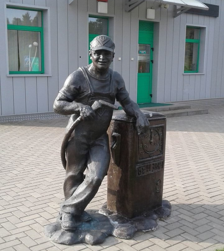 Bruzgi旅游景点-Monument to Fuel Tanker