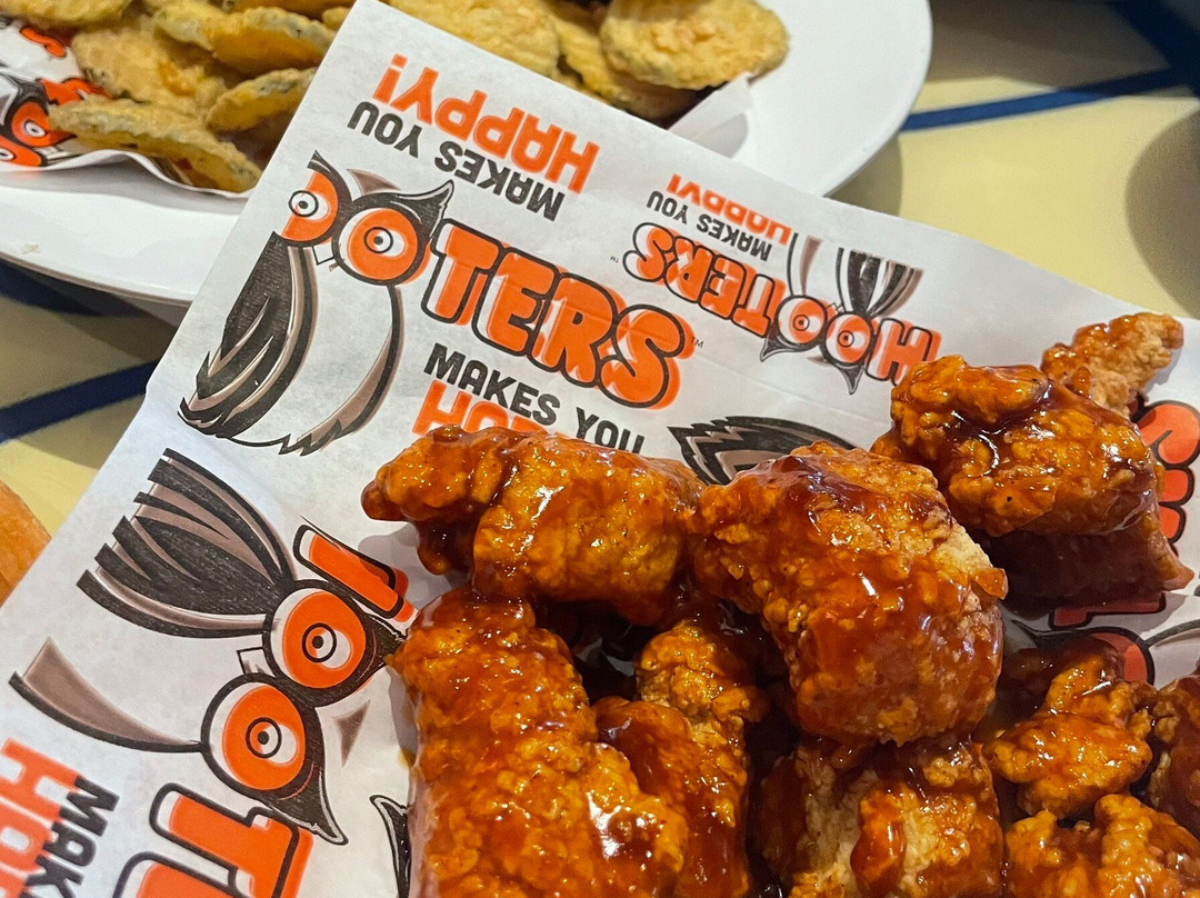 Hooters of Princeton