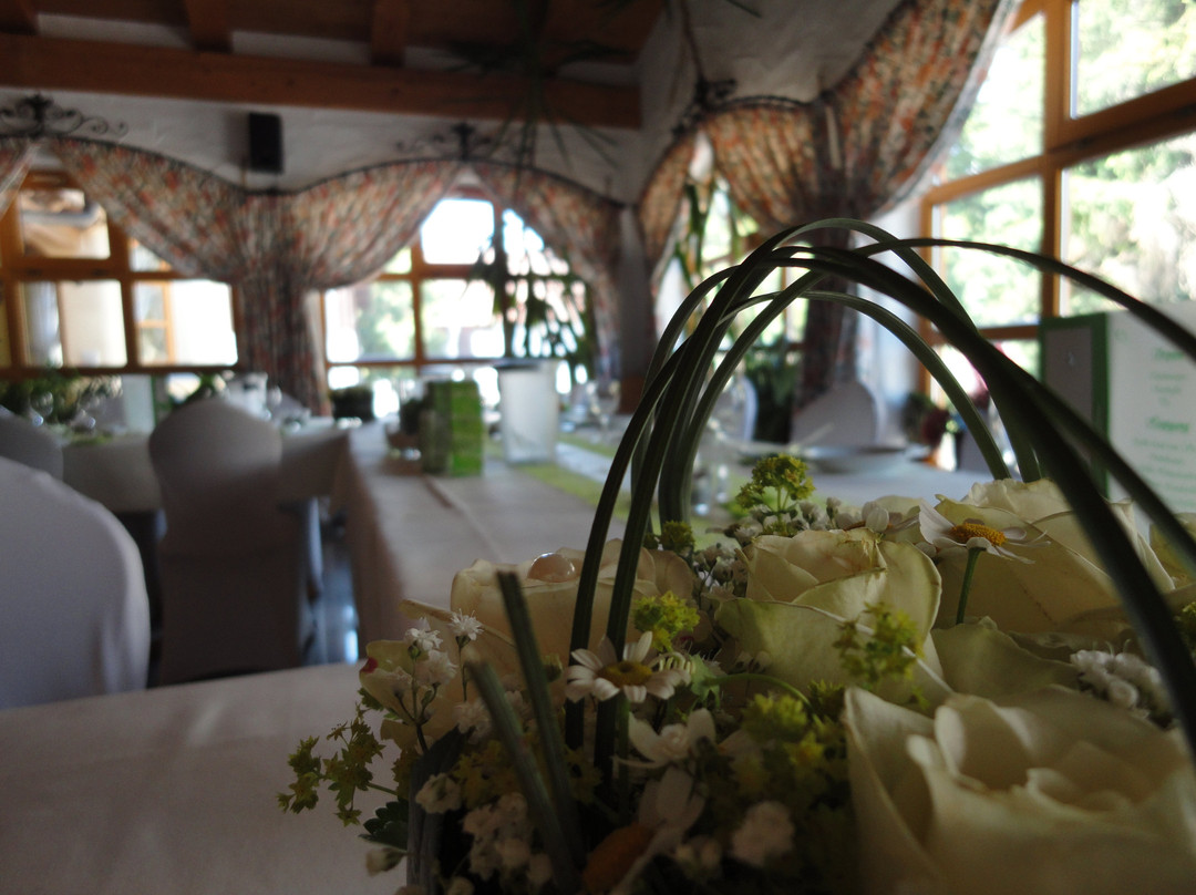 Landgasthof-Hotel-Hirsch主图