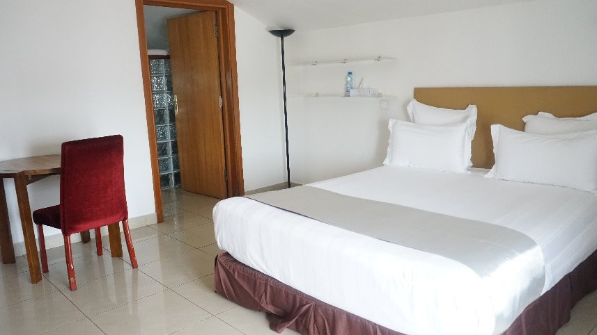 诺玛德公寓套房酒店主图