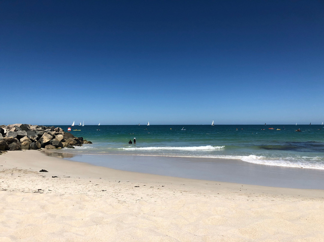 Sorrento Beach景点图片