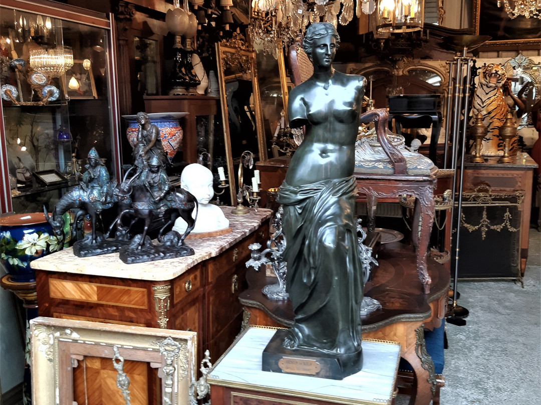 David Picard Antiquites-圣旺必去景点