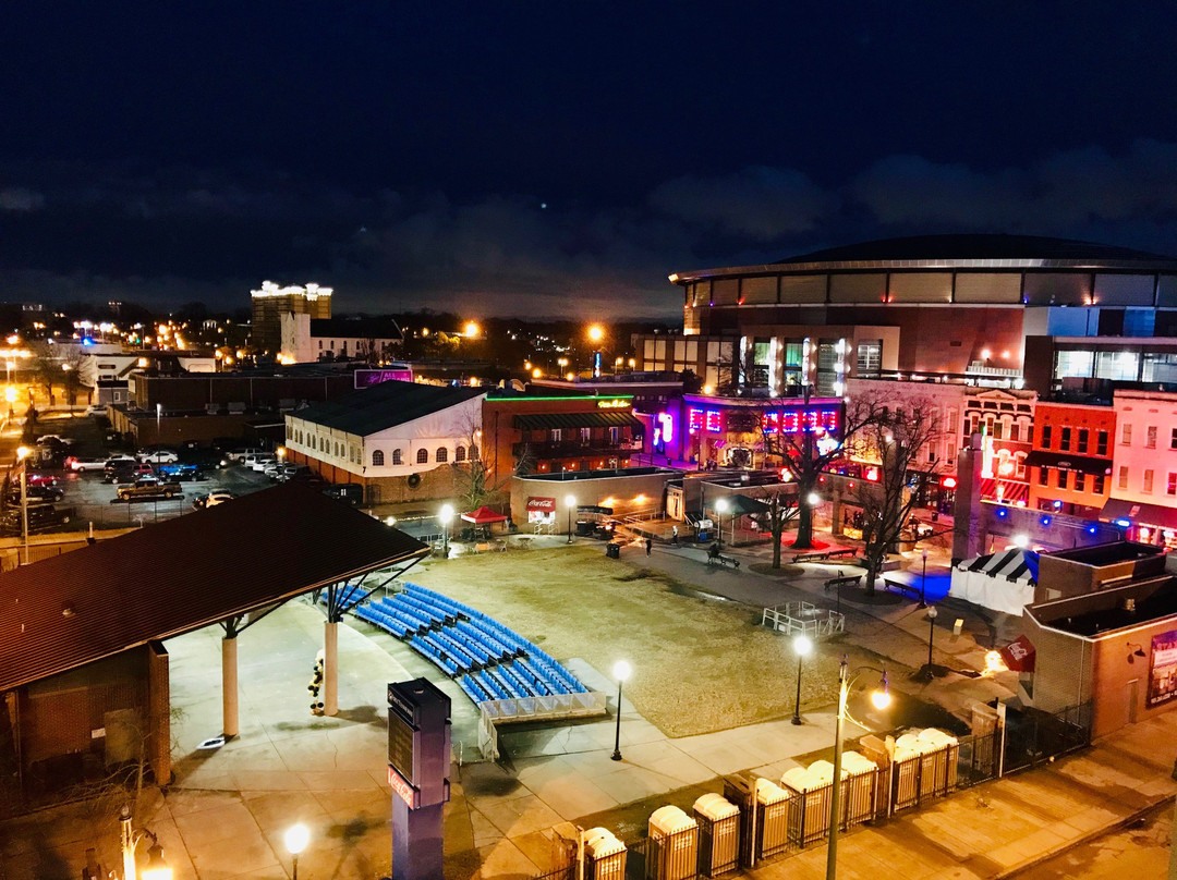 Hampton Inn & Suites Memphis At Beale Street主图