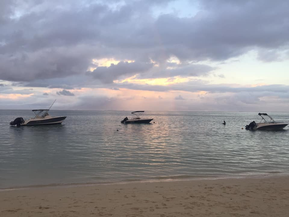 Astroea Beach Hotel主图