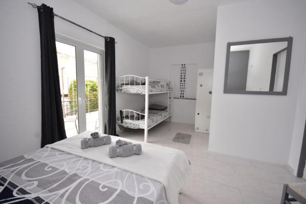 Agnoudas Guest House主图