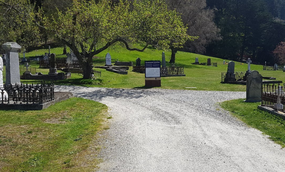 Queenstown Cemetery景点图片