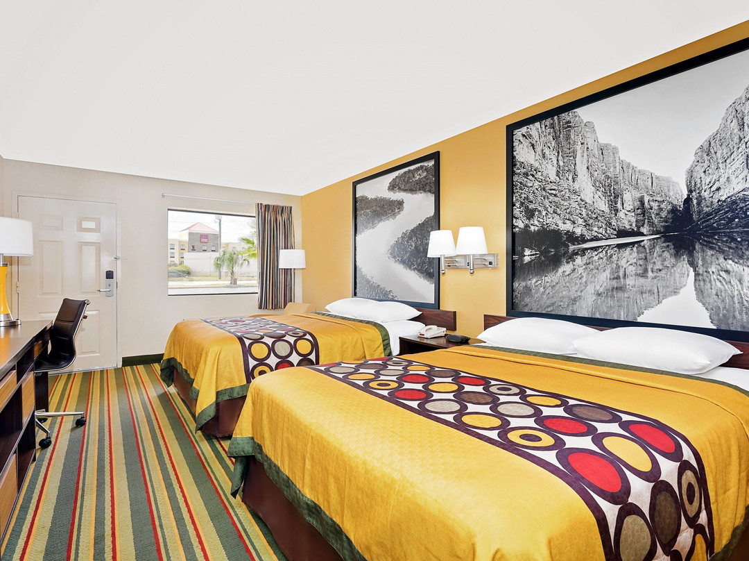 Super 8 by Wyndham Byron/South Macon主图