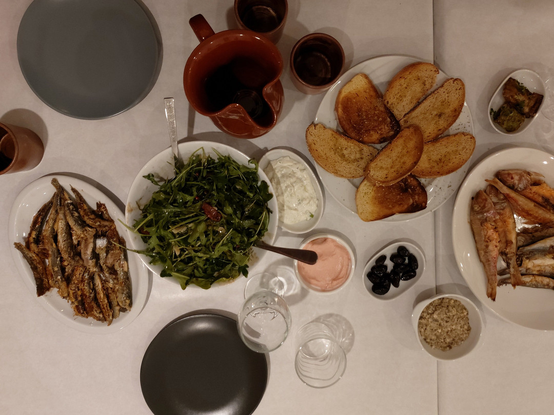 Konia餐馆和美食-To Stenó Mezedopoleío - Ouzerí